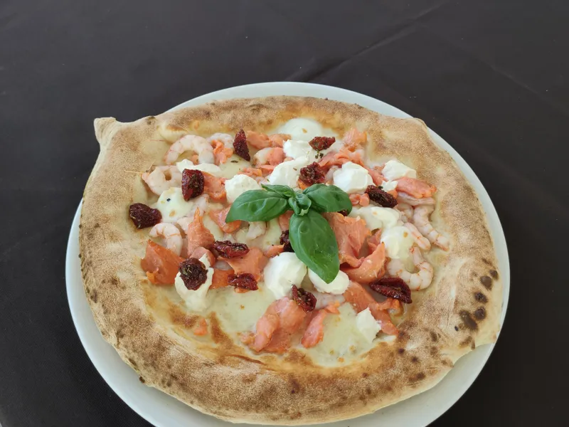 Sala principale ristorante Privilege Trappeto lungomare