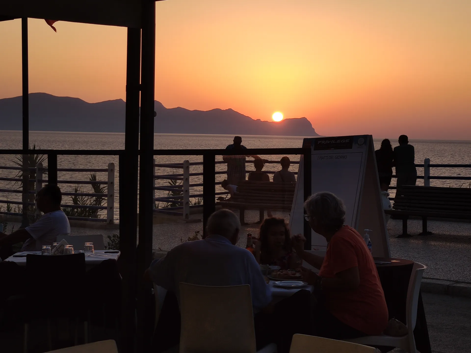 Contatti ristorante Privilege Trappeto - prenota il tuo tavolo